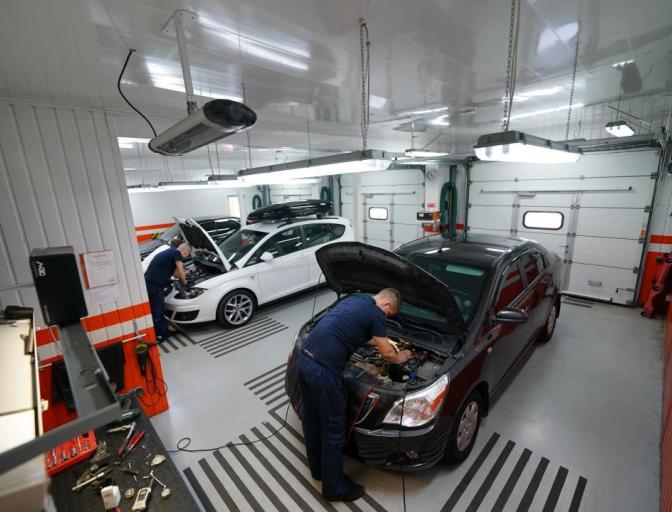 Dlaczego podczas hamowania spadają obroty i gaśnie auto na LPG? Dlaczego podczas hamowania spadają obroty i gaśnie auto na LPG?