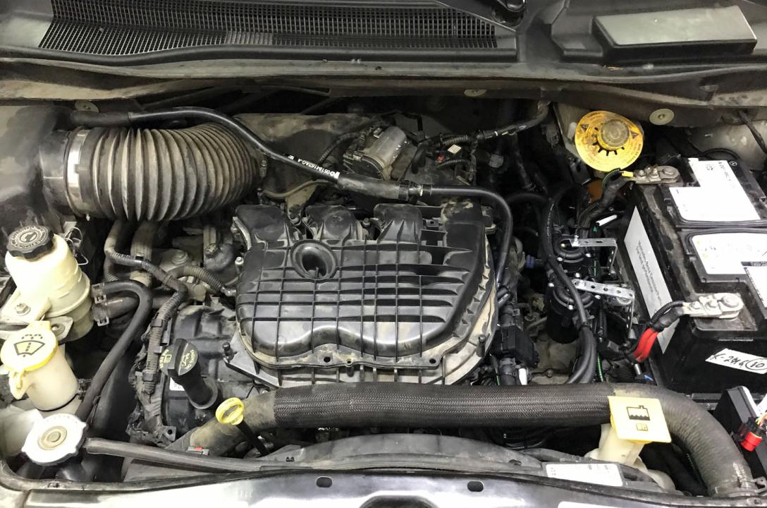 Ogólny widok przestrzeni pod maską po zainstalowaniu LPG