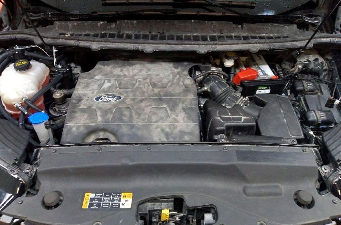 Ogólny widok przestrzeni pod maską po zainstalowaniu LPG