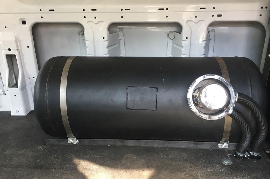 Butla cylindryczna na 100 l. z wielozaworem standardu europejskiego