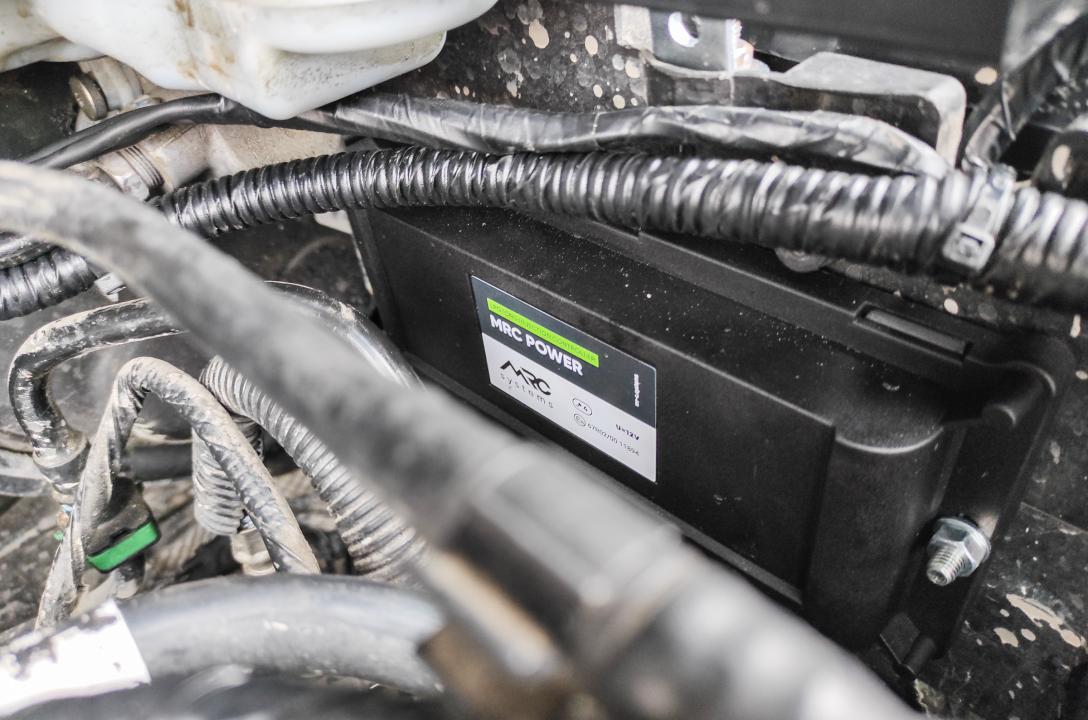 Pod maską tego samochodu za zarządzanie pracą silnika na gazie odpowiada najbardziej zaawansowany technologicznie gazowy Jednostka sterująca MRC Power, zaprojektowana specjalnie do silników z bezpośrednim wtryskiem paliwa, co pozwala na pełną integrację z