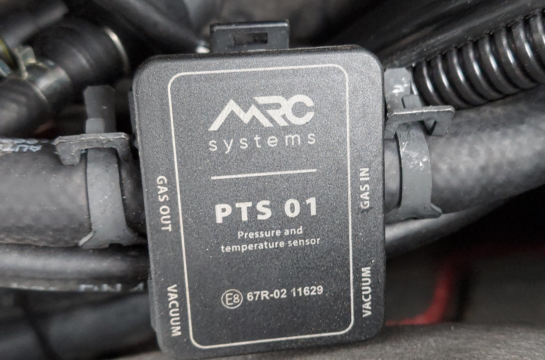 W tej instalacji LPG zainstalowany jest również precyzyjny Miernik ciśnienia i temperatury, czyli tzw. MAP-sensor - MRC PTS-01, który mierzy temperaturę i ciśnienie bezpośrednio w przepływającym gazie.