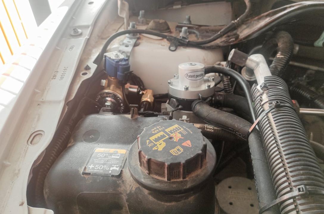 Niezbędne ciśnienie robocze gazu zapewnia reduktor gazowy o podwyższonej wydajności MRC Plus z elektrozaworem LPG i wystarczającą dla takiego silnika rezerwą mocy do 300 KM. Dzięki zwiększonej wydajności ten reduktor nigdy nie osiągnie granic swoich możli