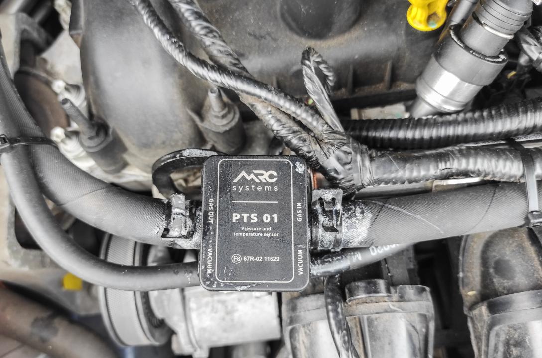 W tej instalacji LPG zainstalowany jest również precyzyjny Miernik ciśnienia i temperatury, czyli tzw. MAP-sensor - MRC PTS-01, który mierzy temperaturę i ciśnienie bezpośrednio w przepływającym gazie.