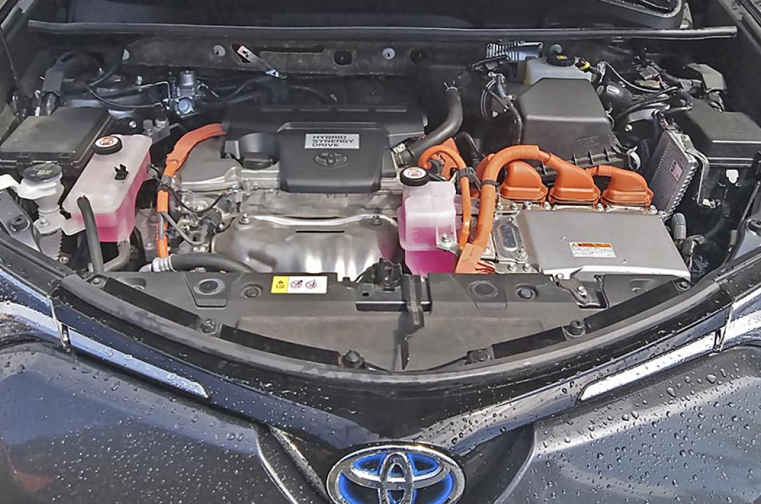Ogólny widok przestrzeni pod maską po zainstalowaniu LPG